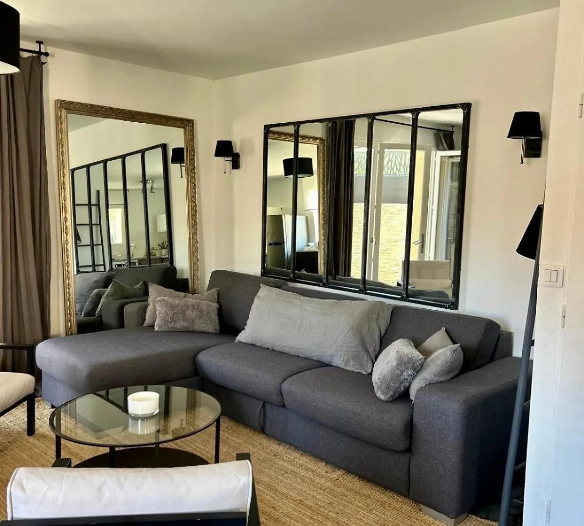 Maison De Charme Idealement Situee Cannes